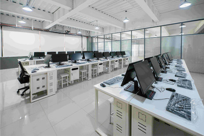 激發(fā)潛能，鑄就成才夢想 西安西京職業(yè)高級中學(xué)計(jì)算機(jī)技術(shù)咨詢